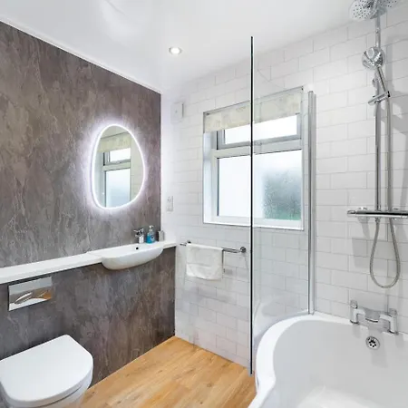 3 Bed In Oc-lr066 * 安布尔塞德